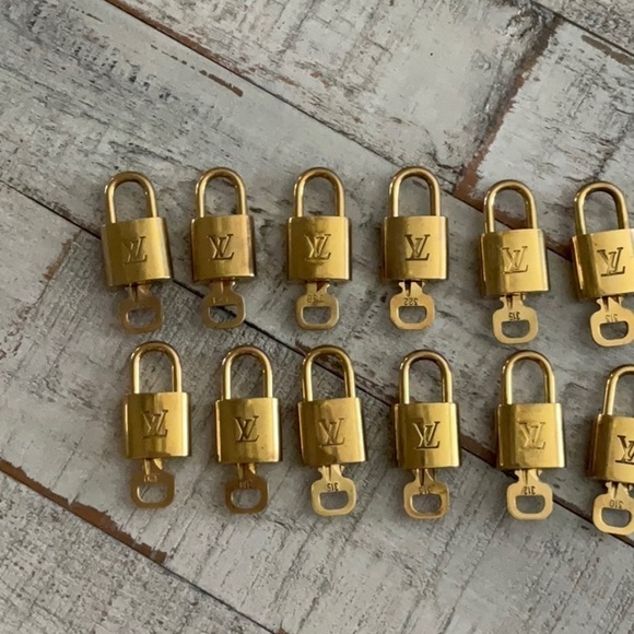 Louis Vuitton Lock and Key - Picture 2 of 6